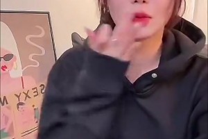 美娜此前：你们嗑了我跟静雨这么多年 其实我俩就见过两次~